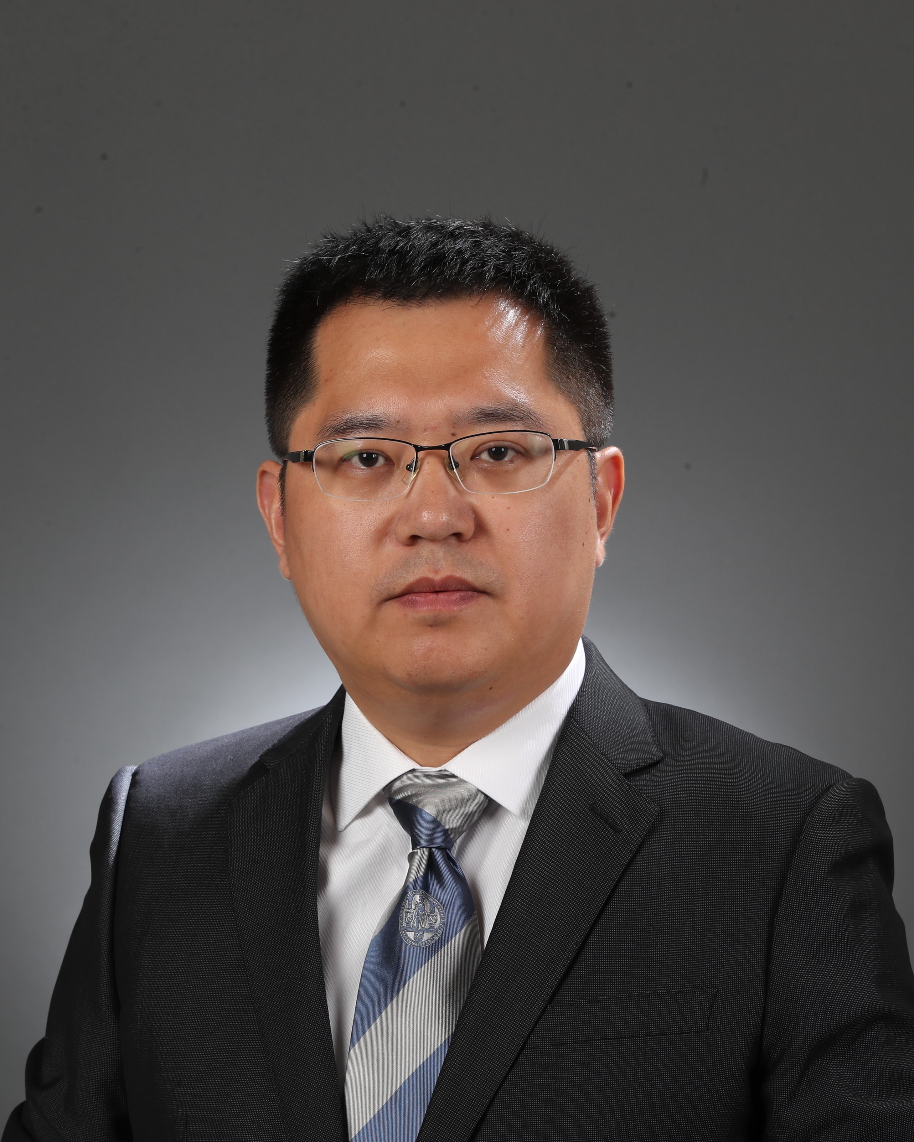BB平台创新论坛第一千二百二十六讲暨120周年校庆年系列活动：三个罂粟属物种染色体级基因组揭示BIA通路补丁式跳跃演化机制