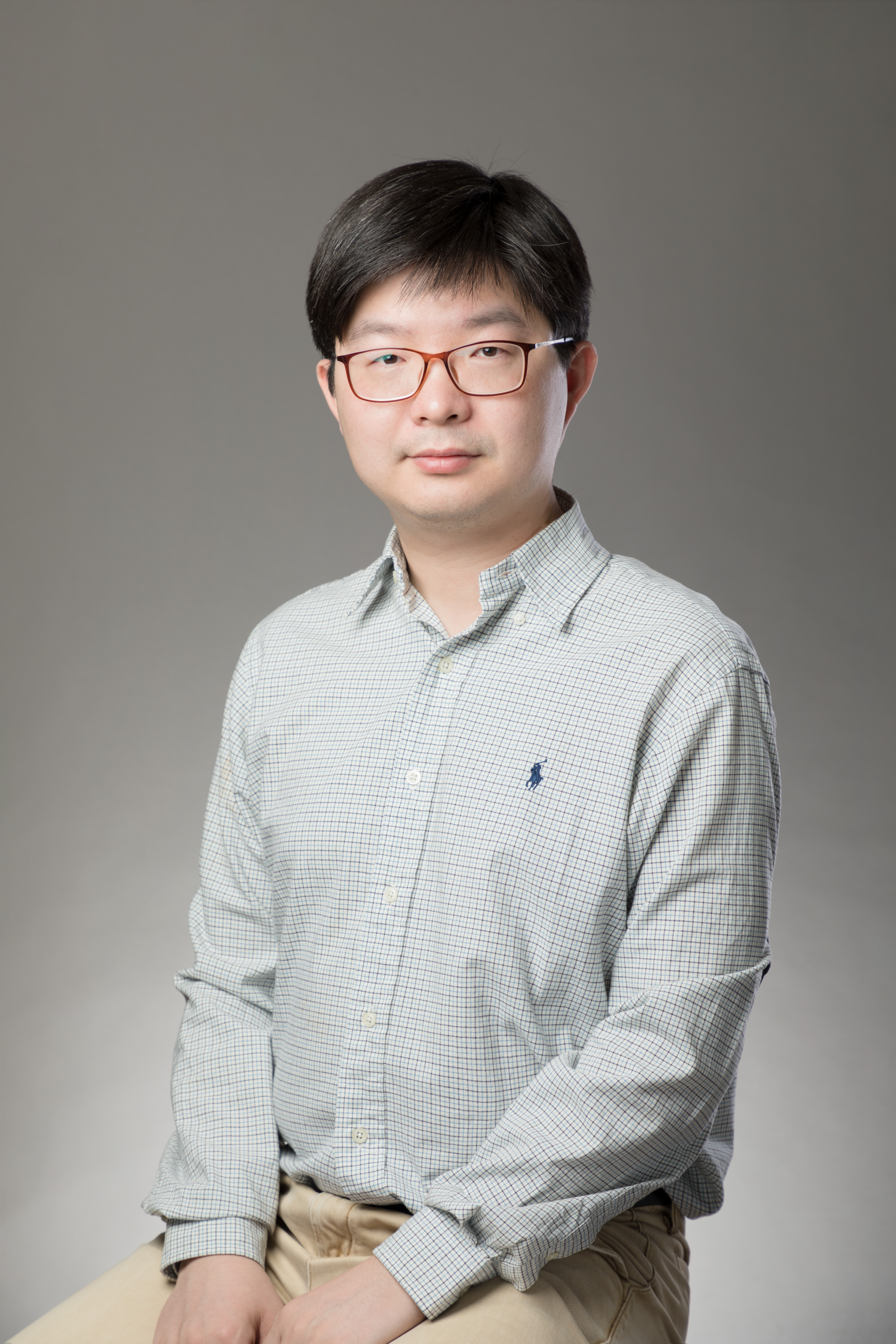 BB平台创新论坛第一千六百五十三讲：On the Painleve II hierarchy and  their applications
